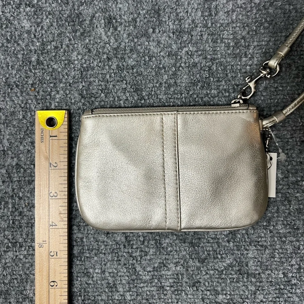 Coach Wallet Women‎ Leather Metallic Silver Wristlet Pouch Clutch NWT